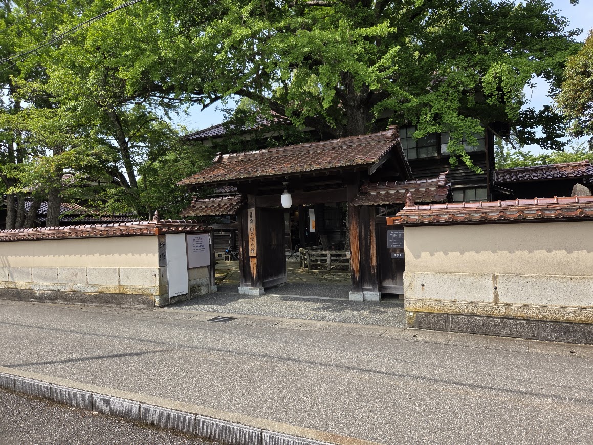 ６月深田久弥山の文化館