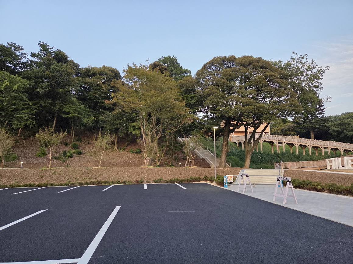あいうえお学舎の反対側