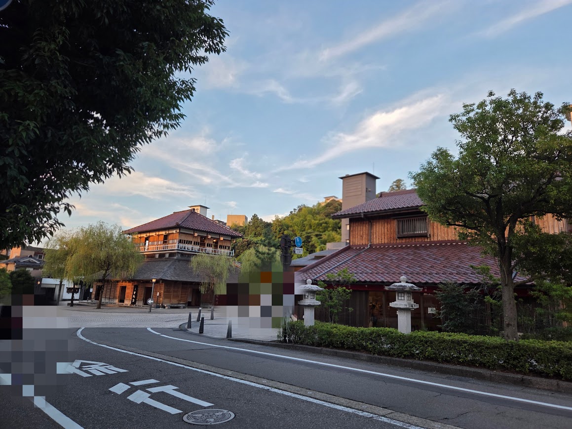 山代温泉湯の曲輪
