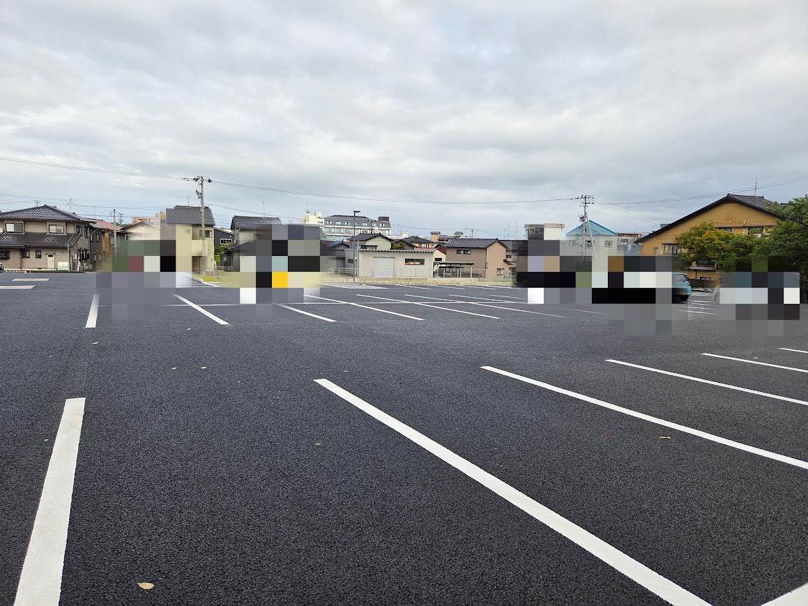 あいるえおの杜、総湯駐車場