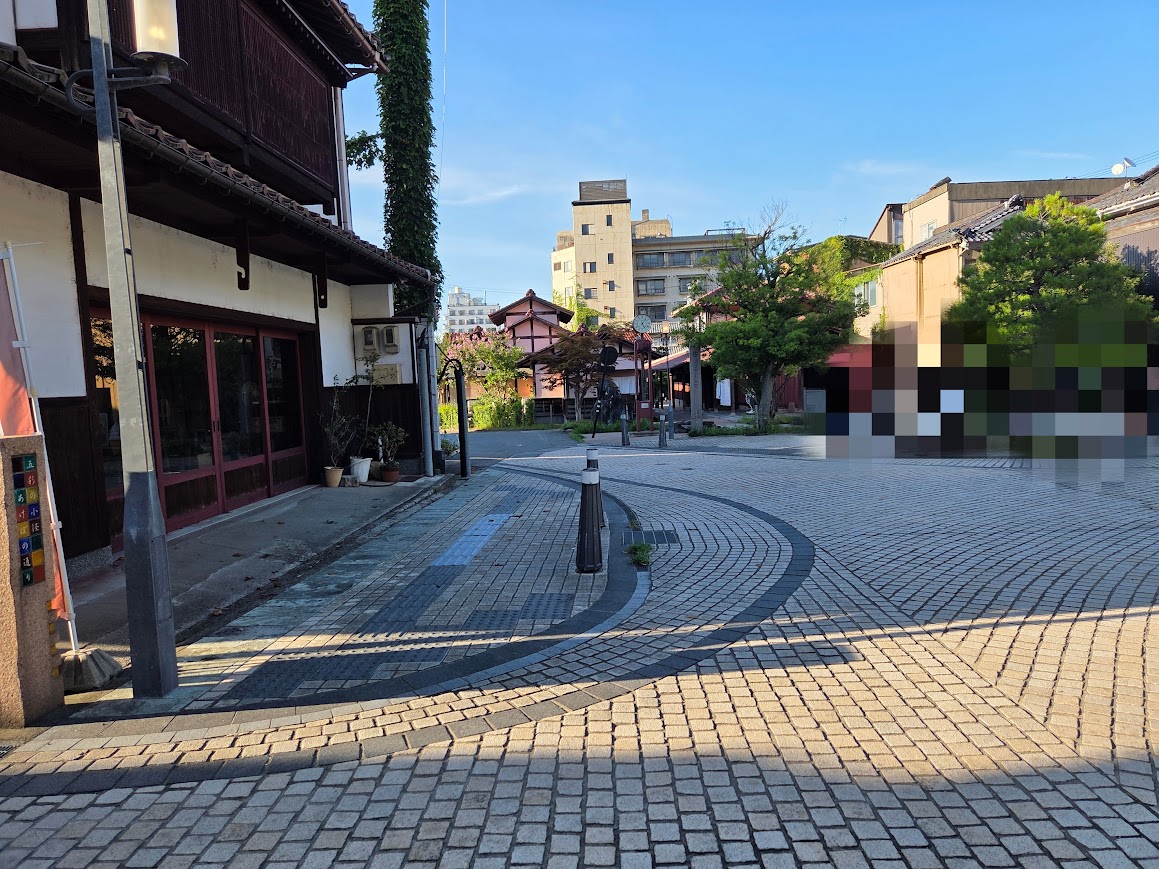 あけぼの通り入り口