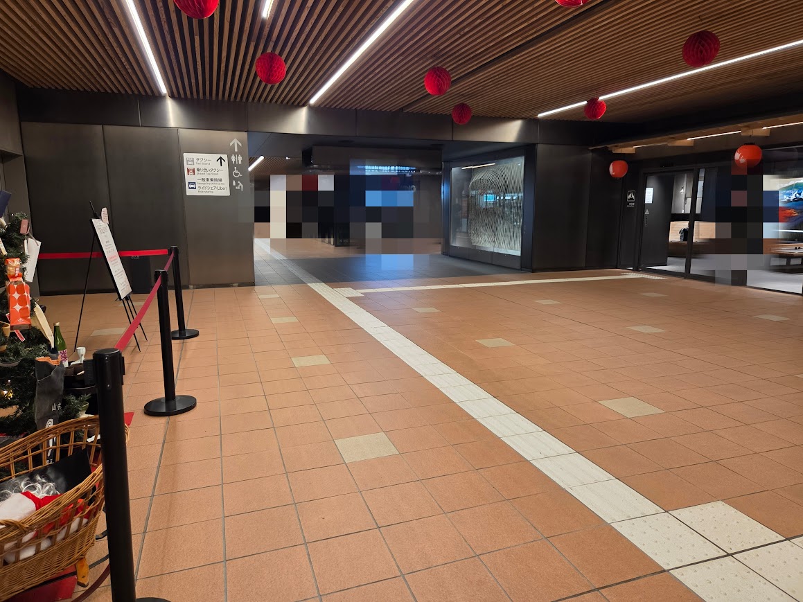 ゆのまち加賀駅ピアノ前